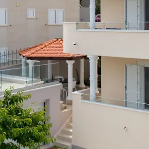 Spacious Modern Miljak - 1min To The Apartament