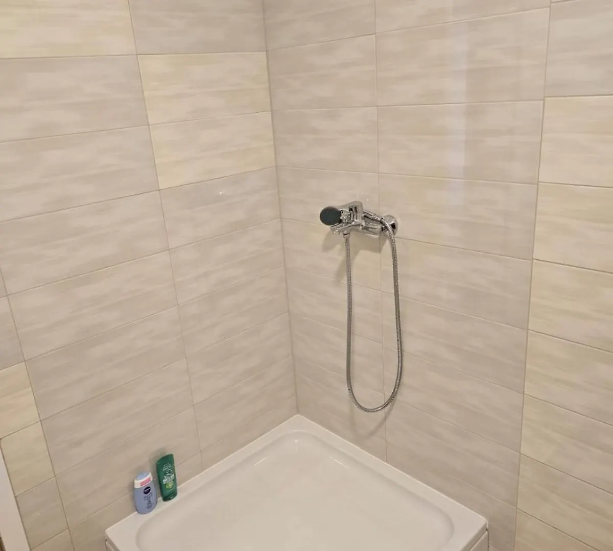 Apartment Anton 特罗吉尔